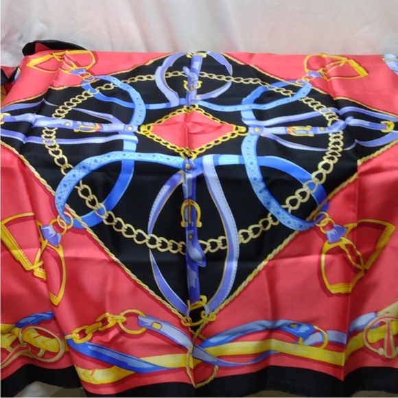 Hermes 💯% Silk Scarf 🧣 - Picture 4 of 7
